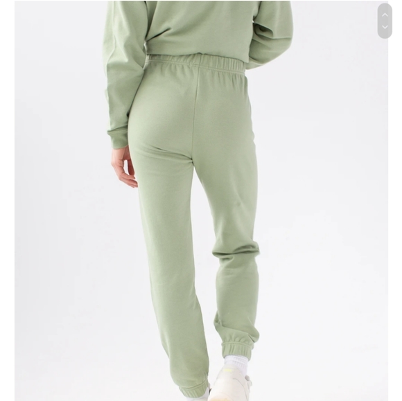 Yoga Jeans Lightweight Jogger Set in Reseda - Picture 2 of 5